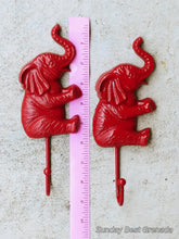 Load image into Gallery viewer, CAST IRON SITTING ELEPHANT SINGLE HOOK

